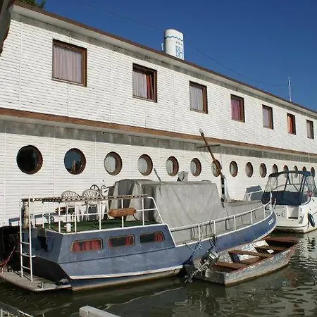 Hotel Lisa 3*